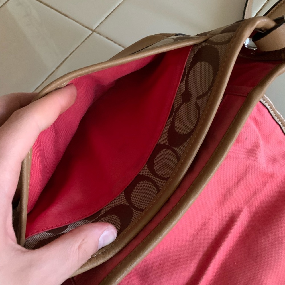 Coach Authentic Crossbody Shoulder Ripped! - Picture 4 of 12